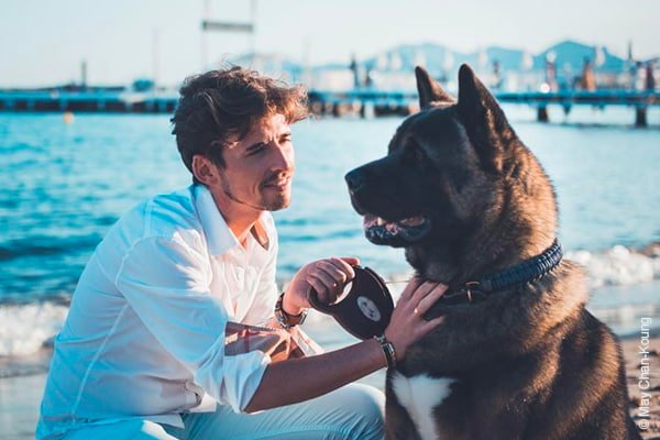 Yoann Latouche, passionné de chiens et de chats, fondateur d’YLG et chroniqueur sur C8